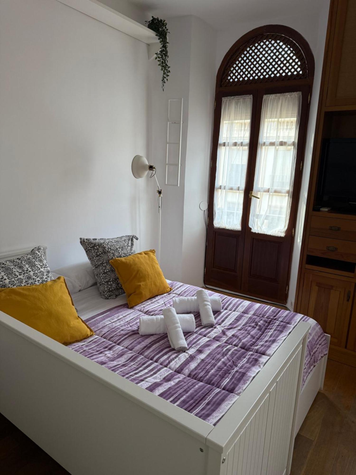 Cozy Studio 6 Min To Alhambra-2 Min To Cathedral Walking Гранада Екстериор снимка